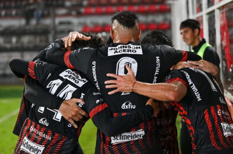 Patronato confirma lista de convocados para visitar a Arsenal en la Primera Nacional