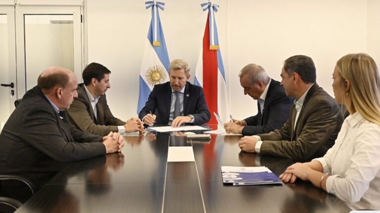 Provincia firmó convenio con CTM para la recuperación del Hotel Ayuí Provincia firmó convenio con CTM para la recuperación del Hotel Ayuí